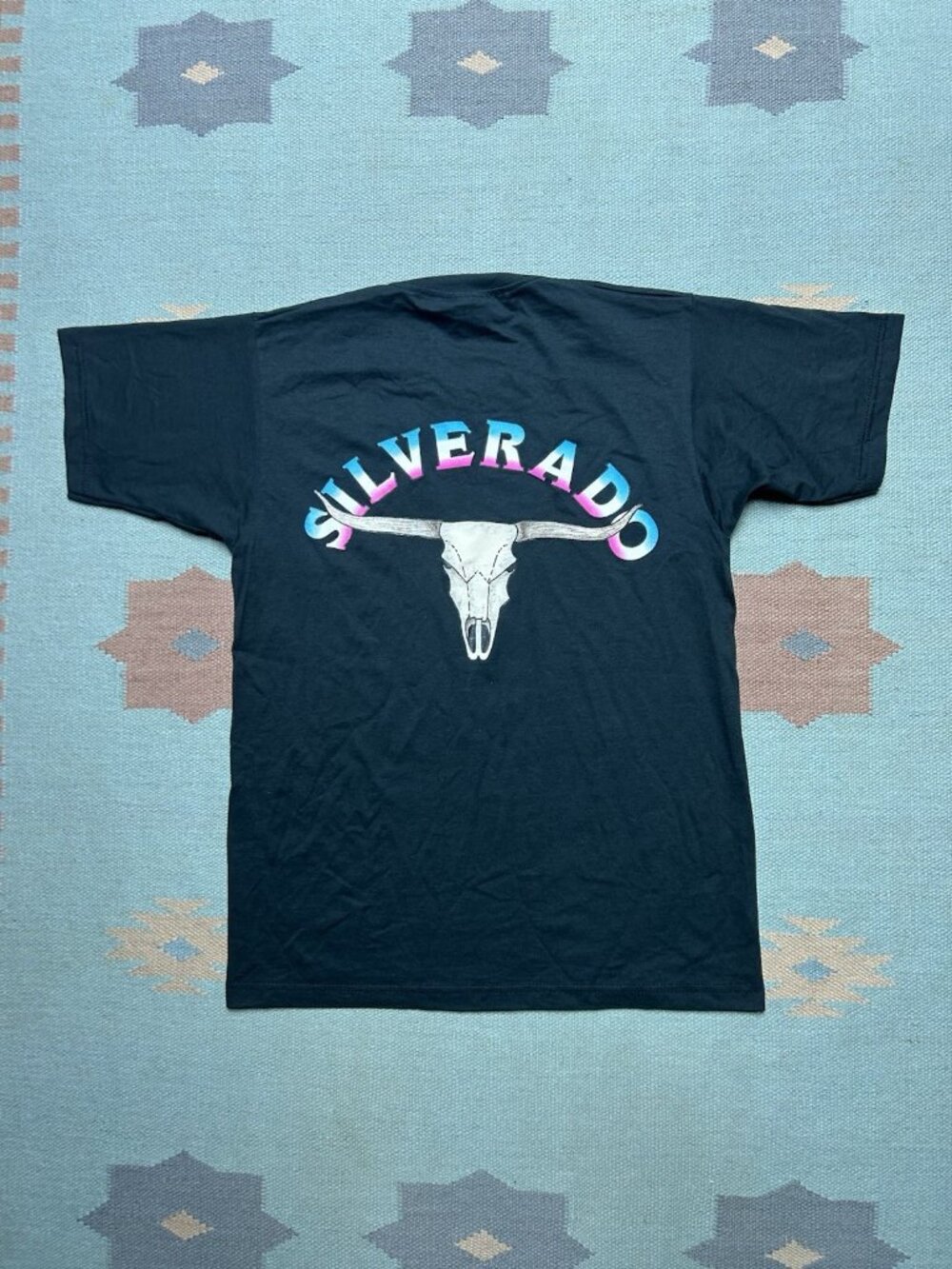 Vintage graphic t shirt Chevy Silverado truck car cow skull black adult medium